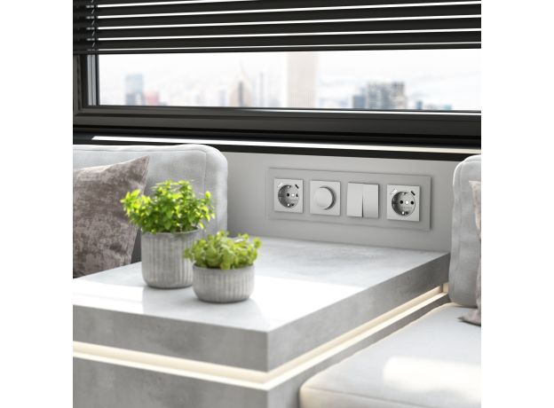 Рамка из стекла на 4 поста Senso серебряный soft-touch W0043106