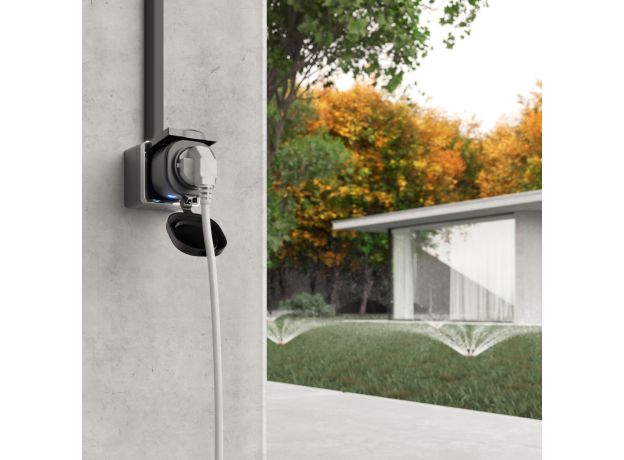 Умная розетка IP44 76103/00