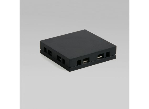 Четырёхсторонний соединитель для накладного шинопровода Flat Magnetic 85003/00