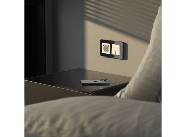 Рамка из стекла на 2 поста Elite черный W0022448