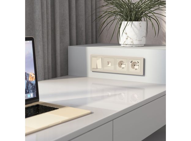 Розетка Ethernet RJ-45 (айвори акрил) W1181043