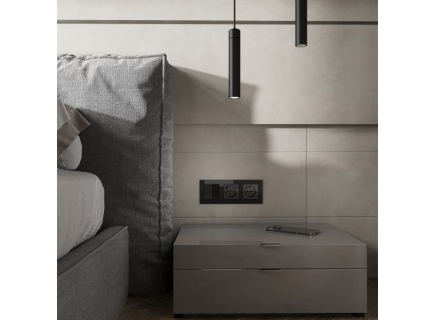 Розетка с заземлением, шторками и USB тип A+C (черный акрил) W1171748