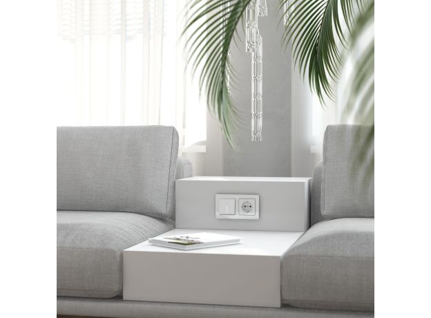 Выключатель одноклавишный проходной с подсветкой (белый акрил) W1112141