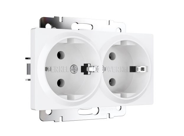 Розетка двойная с заземлением (белый матовый) W1172061