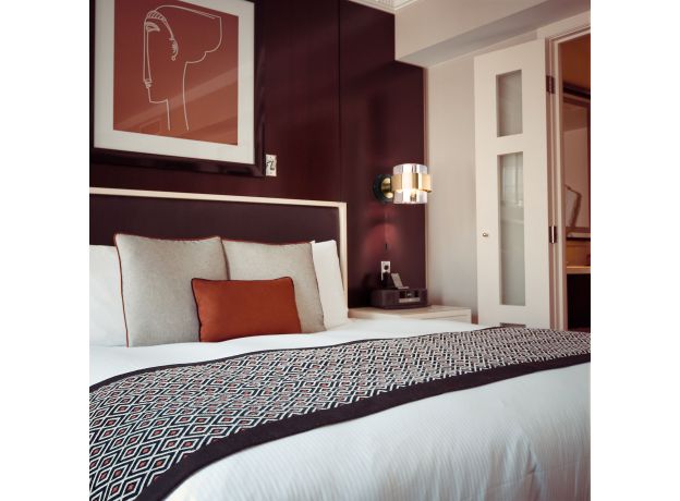 Настенный светильник с выключателем 70127/1 черный/ дымчатый