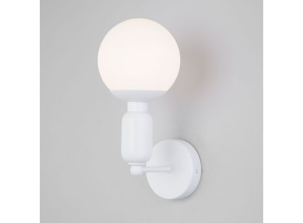 Настенный светильник со стеклянным плафоном 50251/1 белый