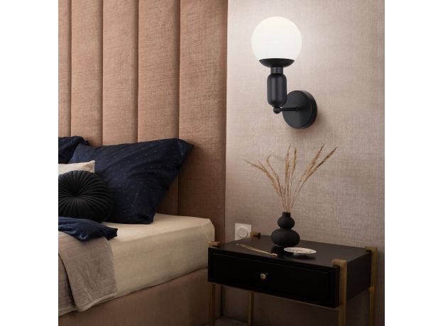 Настенный светильник со стеклянным плафоном 50251/1 черный