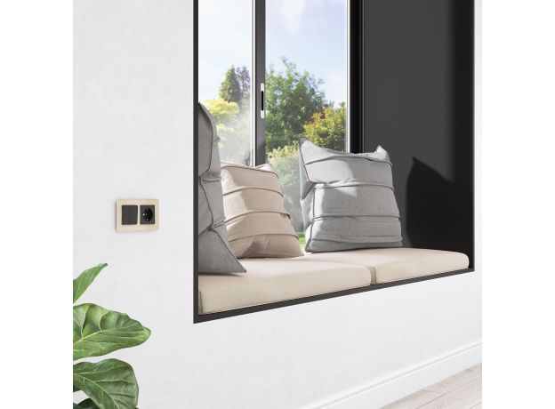 Перекрестный переключатель двухклавишный (чёрный матовый) W1123006