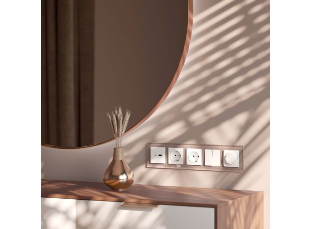 Рамка из стекла на 5 постов Favorit латте W0051142