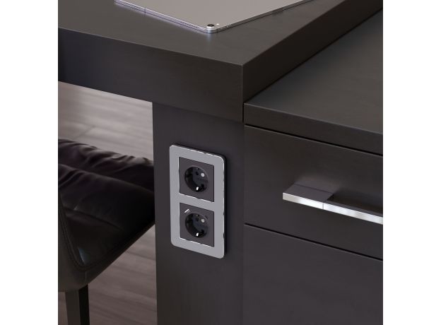 Рамка из металла на 2 поста Platinum алюминий W0022606