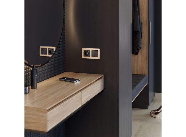 Рамка из металла на 2 поста Platinum шампань W0022611