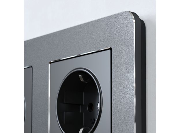 Рамка из металла на 3 поста Platinum черный алюминий W0032608