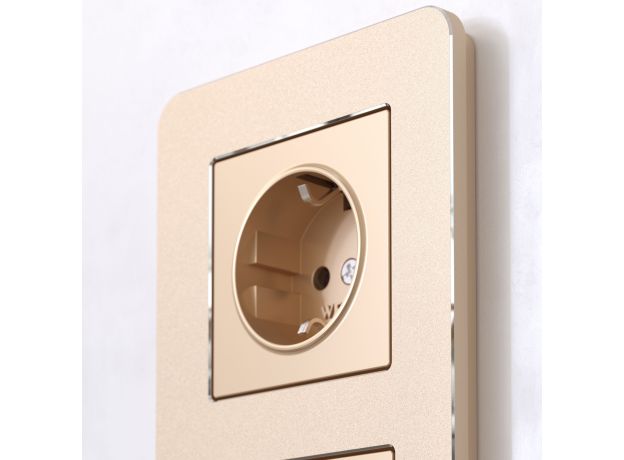 Рамка из металла на 3 поста Platinum шампань W0032611