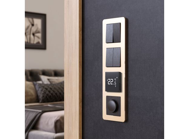 Рамка из металла на 4 поста Platinum шампань W0042611