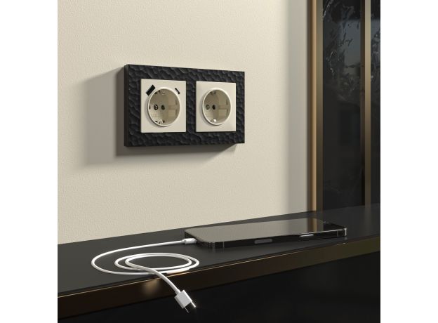 Розетка с заземлением, шторками и USB тип A+C (слоновая кость) W1171703