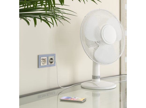 Умная встраиваемая розетка с заземлением с защитными шторками (слоновая кость) W1171603