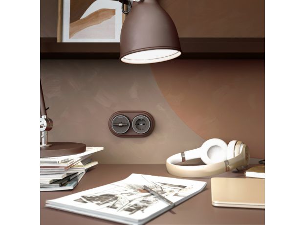 Розетка с заземлением Vintage мокко матовый/хром W5871052