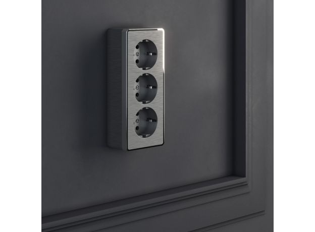 Розетка тройная с заземлением и шторками Gallant графит рифленый W5073104