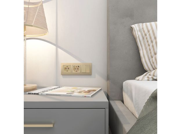 Рамка из металла на 3 поста Аluminium шампань алюминий W0031711