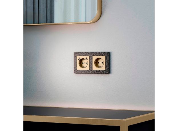 Рамка из поликарбоната на 2 поста Hammer черный W0022408