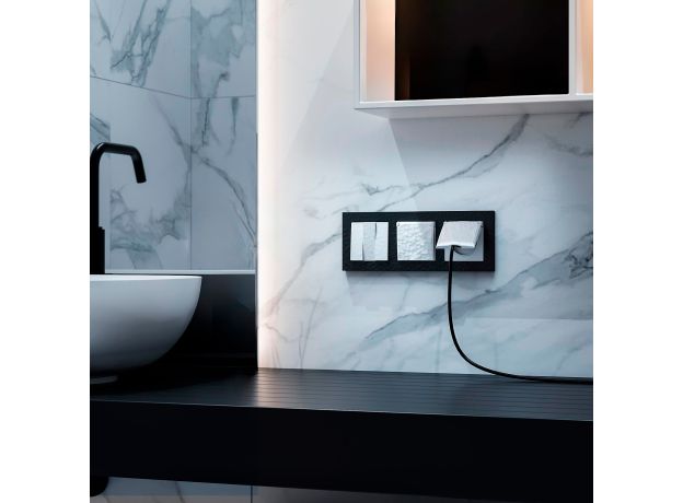 Рамка из поликарбоната на 3 поста Hammer черный W0032408