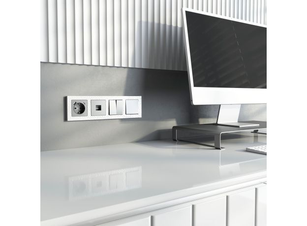 Рамка из поликарбоната на 4 поста Hammer белый W0042401