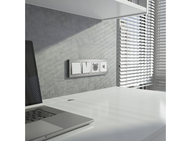 Рамка из поликарбоната на 4 поста Hammer серебряный W0042406