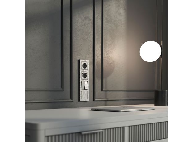 Рамка из поликарбоната на 4 поста Hammer серебряный W0042406