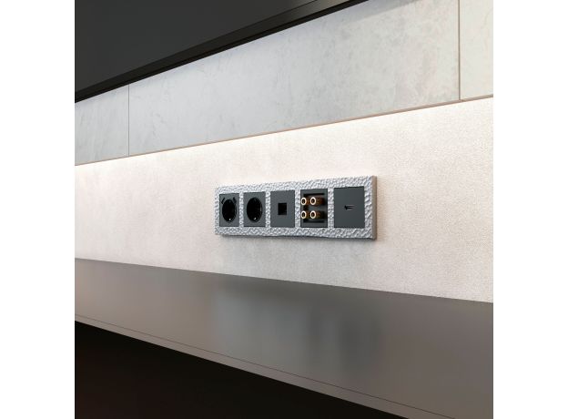 Рамка из поликарбоната на 5 постов Hammer серебряный W0052406