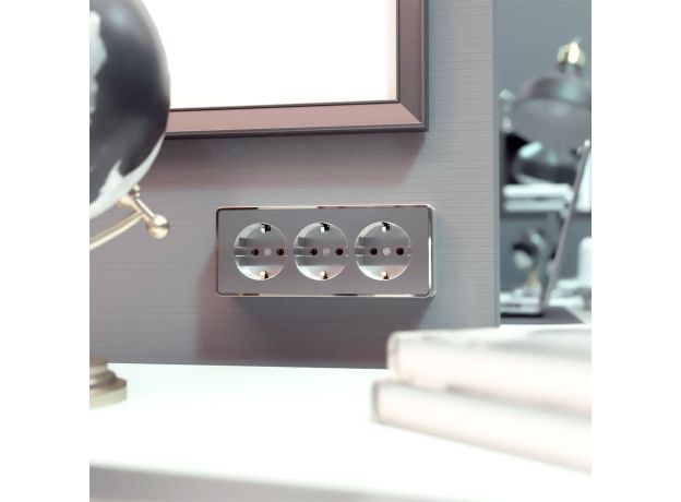 Розетка тройная с заземлением и шторками Gallant серебряный W5073106