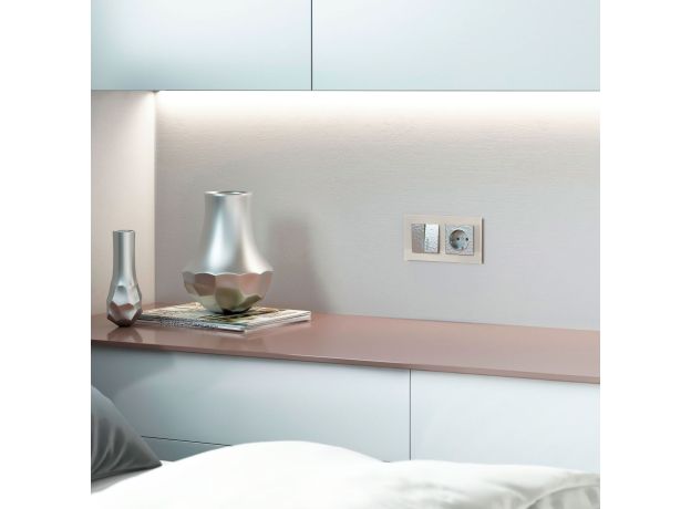 Выключатель двухклавишный с подсветкой (Hammaer серебряный) W1220106