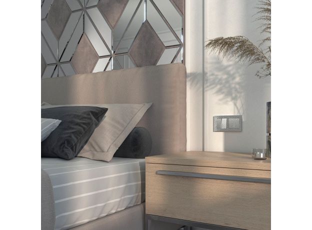 Выключатель одноклавишный проходной с подсветкой (Hammaer серебряный) W1212106