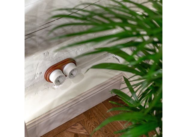 Розетка с заземлением белый ретро W5671001