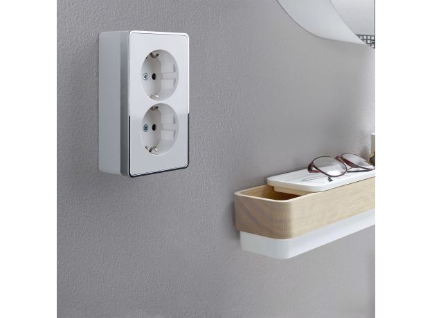 Розетка двойная с заземлением Gallant белая W5072101