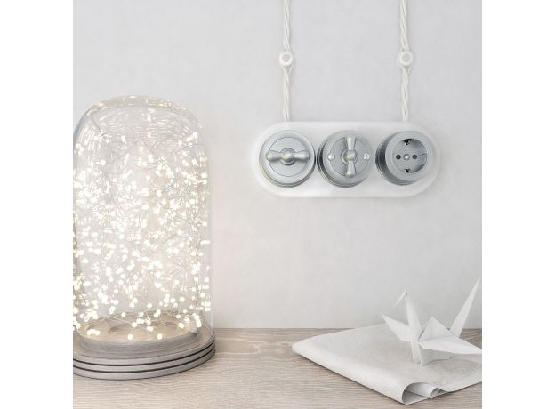 Рамка из стекла на 3 поста белый W0035101