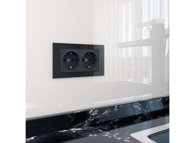 Рамка из стекла для двойной розетки Favorit черный W0081108