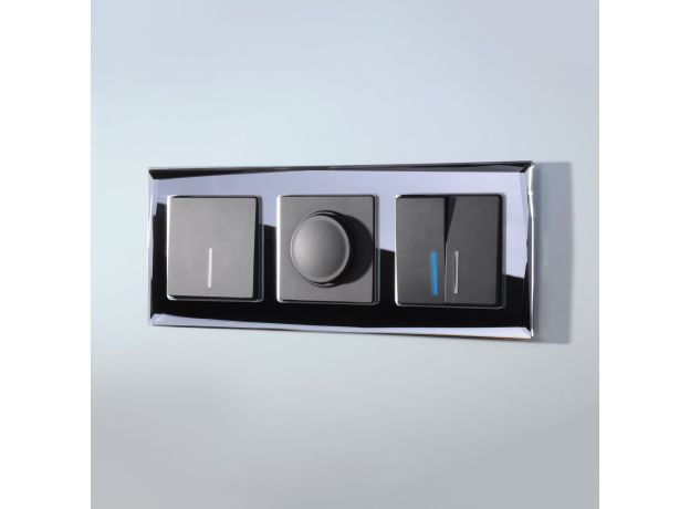 Рамка из стекла на 3 поста Diamant черный W0031208