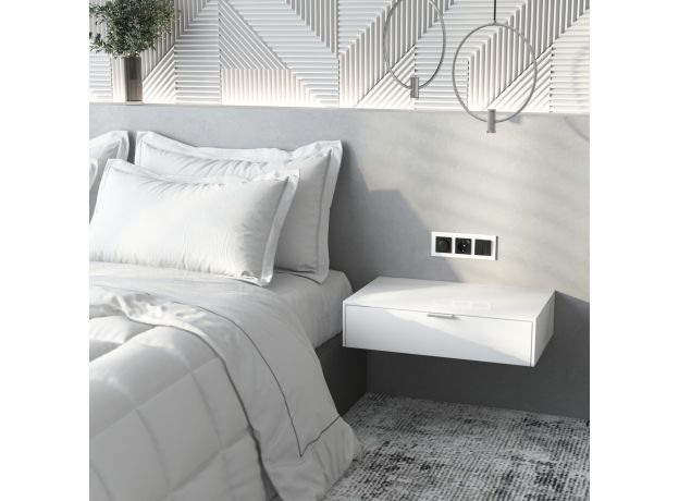 Рамка из стекла на 3 поста Favorit белый матовый W0031105