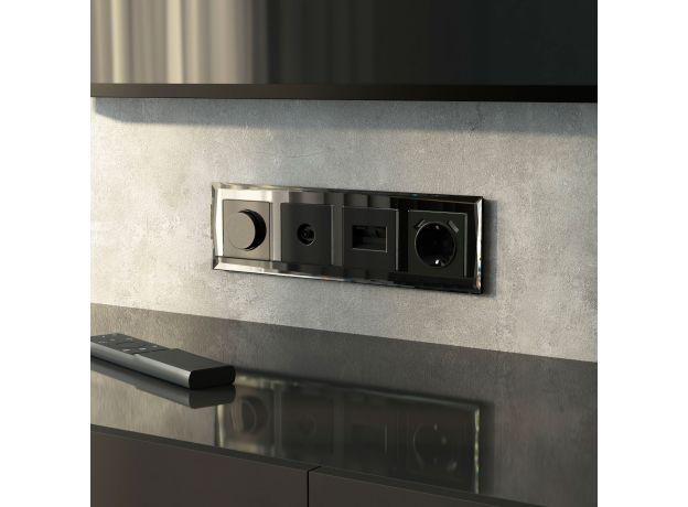 Рамка из стекла на 4 поста Diamant черный W0041208