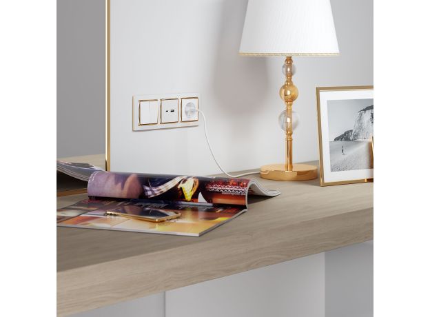 Рамка из поликарбоната на 3 поста Snabb белый/золото W0031933