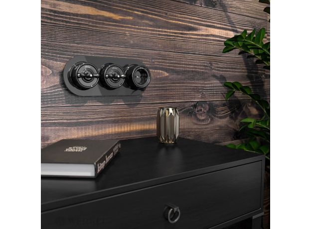 Рамка из стекла на 3 поста черный W0035108