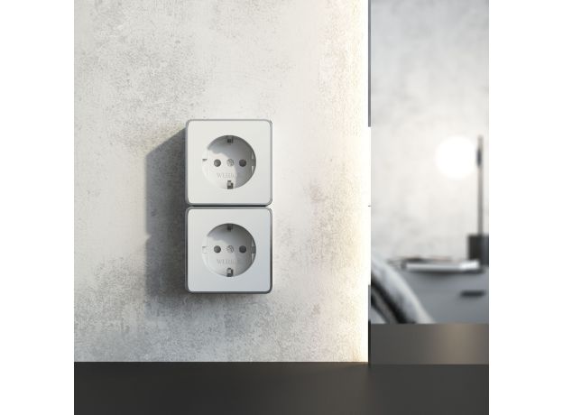 Розетка с заземлением Gallant белая W5071001