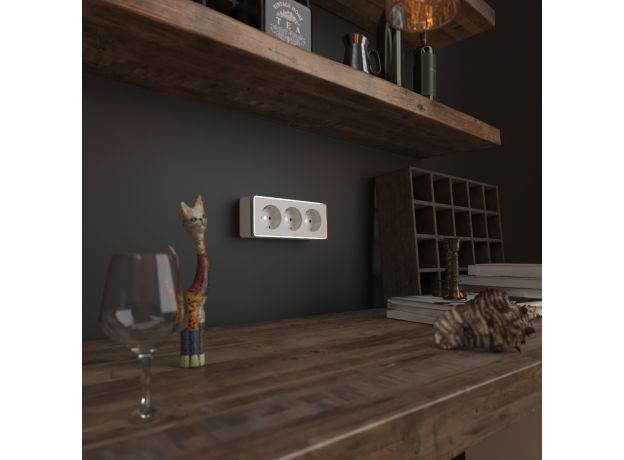 Розетка тройная с заземлением и шторками Gallant белая W5073101