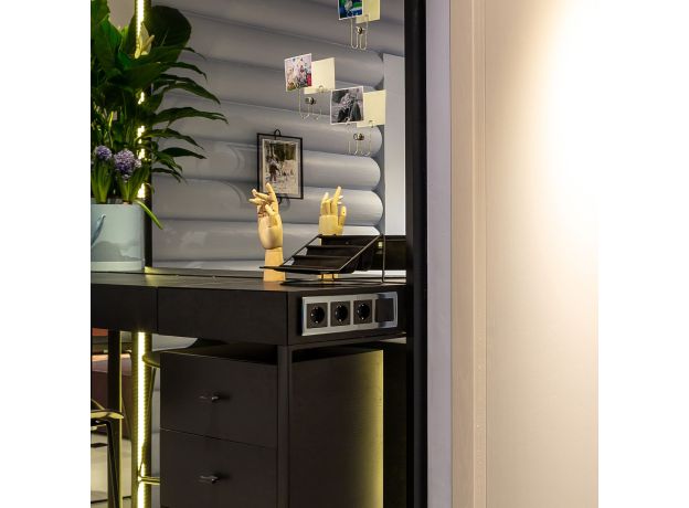 Выключатель одноклавишный проходной черный матовый W1112008