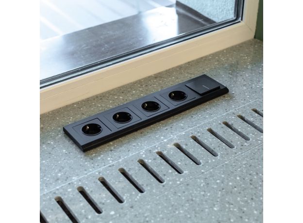 Выключатель одноклавишный проходной с подсветкой черный матовый W1112108