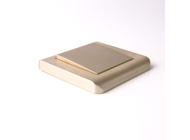 Выключатель одноклавишный проходной (шампань рифленый) W1112010