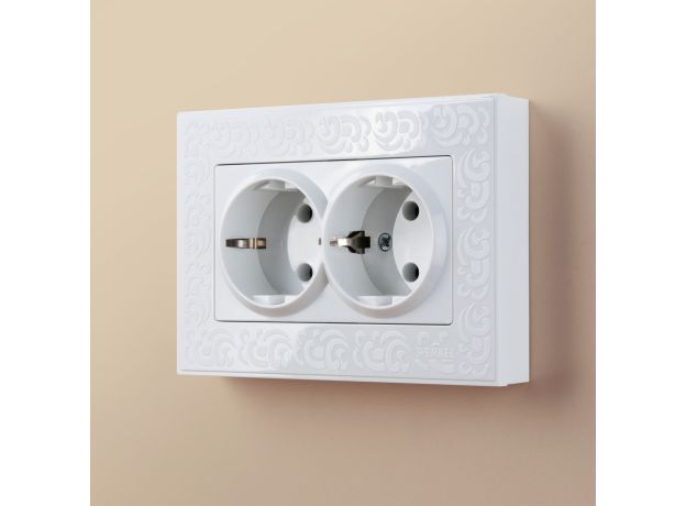 Рамка из поликарбоната для двойной розетки Flock белый W0082301