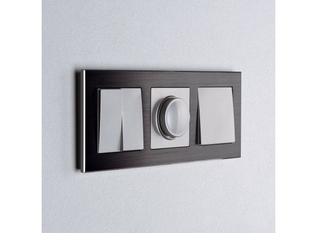 Рамка из металла на 3 поста Аluminium черный алюминий W0031708