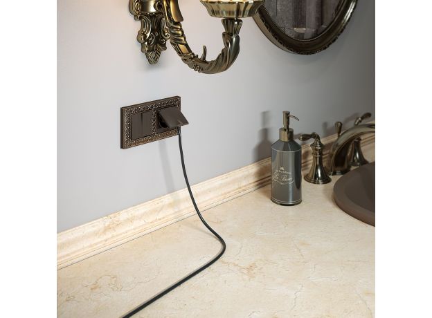 Накладка для розетки IP44 с крышкой (бронзовый) W1179212