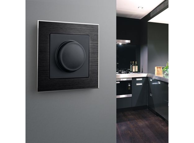 Рамка из металла на 1 пост Аluminium черный алюминий W0011708